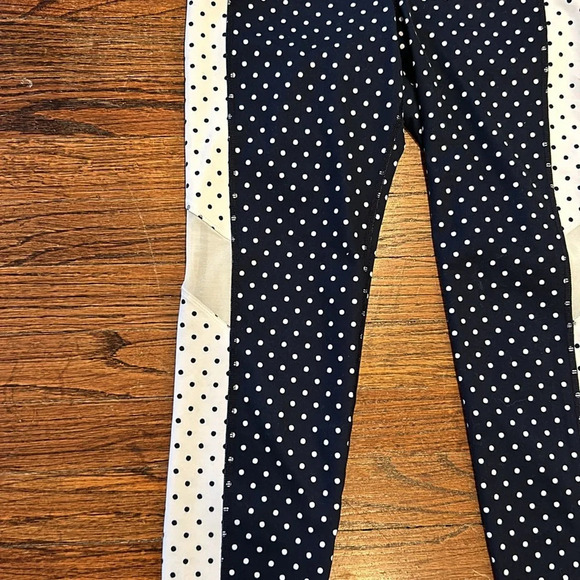 Old Navy Navy and White Polka Dot Elevate Leggings - Picture 3 of 5